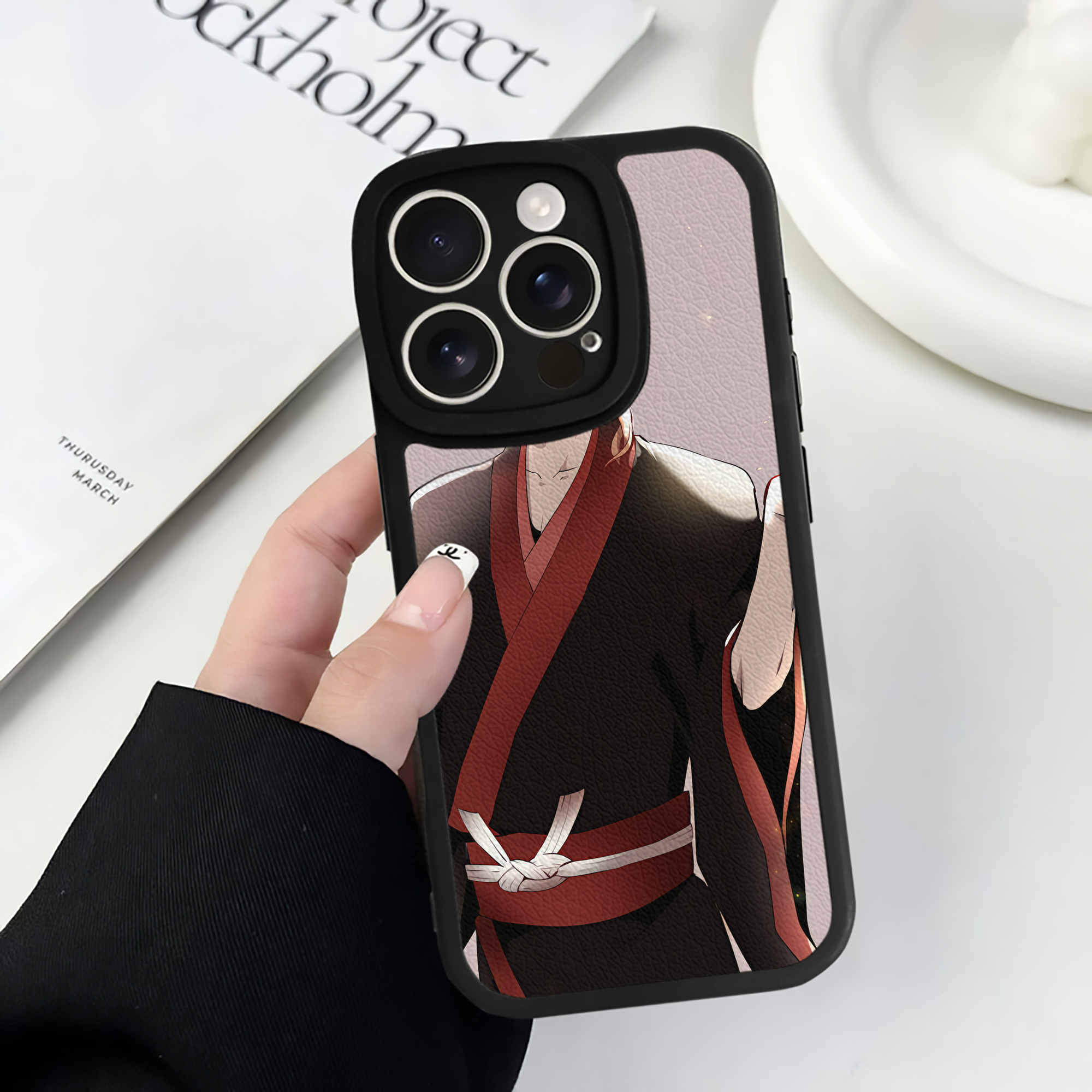 （画像用） 文豪ストレイドッグス Bungo Stray Dogs 【iPhone 16シリーズ対応】シリコンスマホケース（レザー調） 材質：シリコン